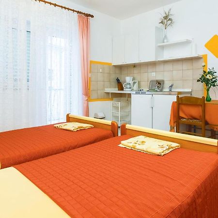 Lovely Apartment In Omis With Kitchenette Kültér fotó