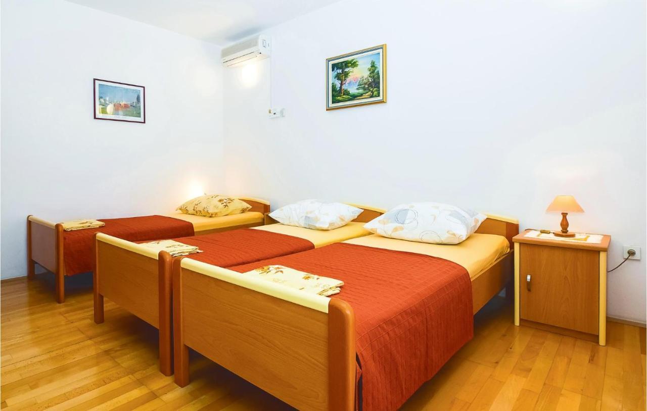 Lovely Apartment In Omis With Kitchenette Kültér fotó