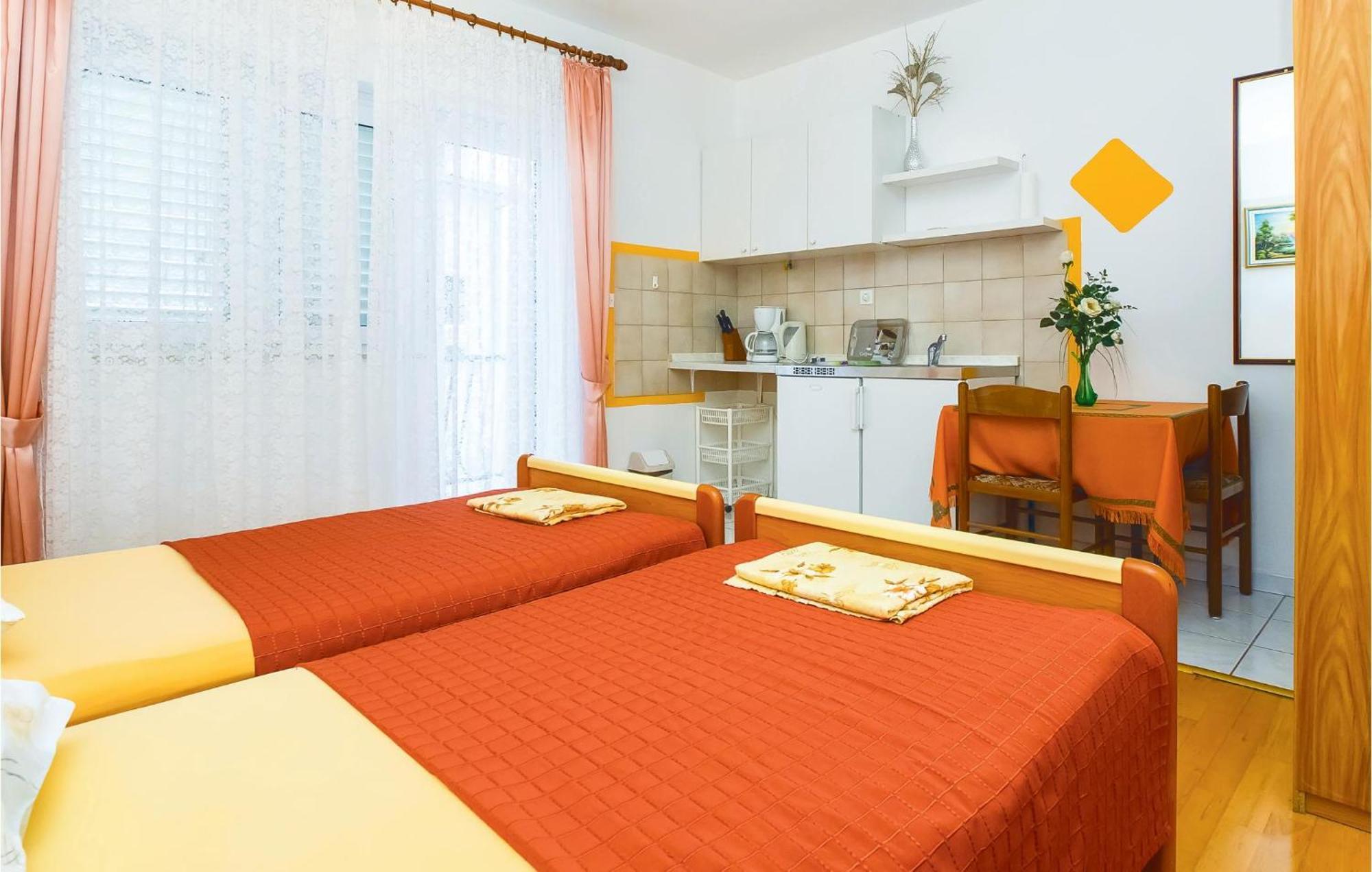 Lovely Apartment In Omis With Kitchenette Kültér fotó